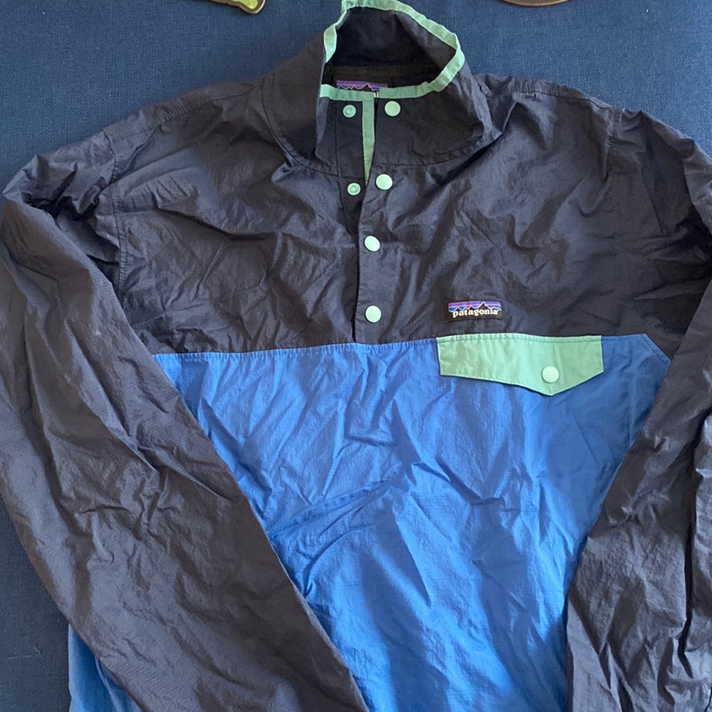 Adult small Patagonia windbreaker